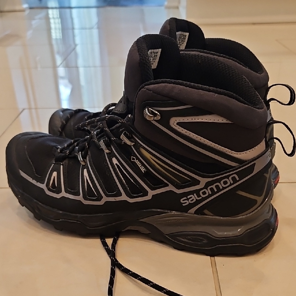Salomon Black and Gray Outdoor Boots